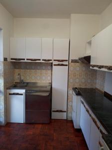 A kitchen or kitchenette at Chalet Helen