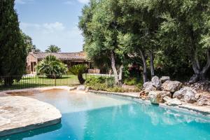 Swimming pool sa o malapit sa Villa Es Sestadors By homevillas360