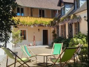 Afbeelding uit fotogalerij van De l'Autre Côté in Garlin +23 foto's