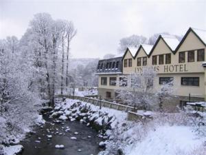 Zdjęcie z galerii obiektu Lynhams Hotel w mieście Laragh