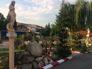 Gallery image of Hotel Paradise in Zhilentsi