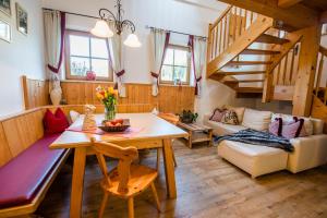 Część wypoczynkowa w obiekcie Apartment Bauernhof Thurnummerstall