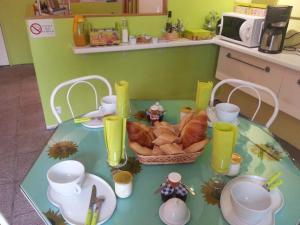 Afbeelding uit fotogalerij van Chambres d'Hôtes Au Grillon Dort in Moustey +52 foto's