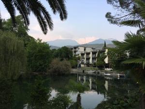 Photo de la galerie de l'établissement Appartamento al Lago, à Riva del Garda