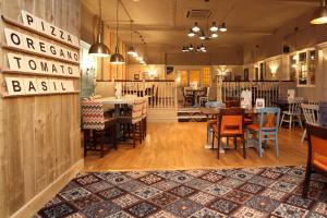 Gallery image of Half Moon, Sherborne by Marston's Inns in Sherborne