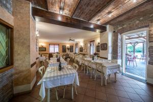 Restaurace v ubytování Trattoria Milani + 31 fotografií