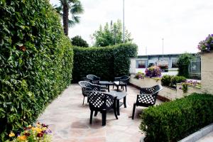 Vonkajšia záhrada v ubytovaní Hotel Ceretto