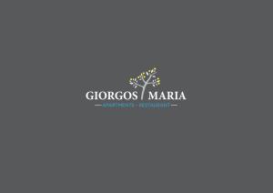 un logo di un albero con il logo del titolo di globos maria di Giorgos and Maria a Plakiás
