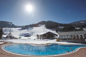 The swimming pool at or close to AAA Fewo Bad Kleinkirchheim