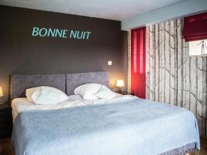 Krevet ili kreveti u jedinici u objektu Charming Ardennes house with jacuzzi for 8 people