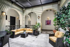 Χώρος καθιστικού στο Decanter Hotel