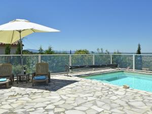 Piscina en o cerca de Luxurious Villa in Oupia with Private Swimming Pool