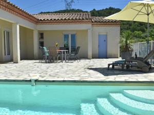 Piscina en o cerca de Luxurious Villa in Oupia with Private Swimming Pool