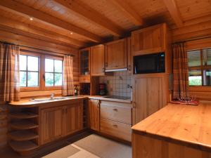 Köök või kööginurk majutusasutuses Chalet in Stavelot near Forest Retreat