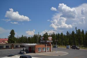 Afbeelding uit fotogalerij van Dude & Roundup in West Yellowstone