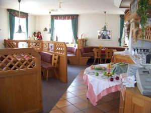 Restavracija oz. druge možnosti za prehrano v nastanitvi Hotel Am Tränkbachtal