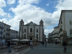 Gallery image of CASA DO LARGO DO COLÉGIO in Évora