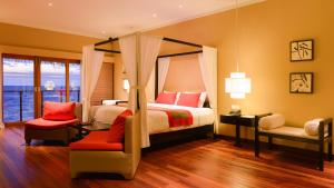 Voodi või voodid majutusasutuse Adaaran Select Huduran Fushi - Free Dine around Premium All Inclusive 24 hours - 1 Child Stays Free between April 2025 to September 2025 - 45 mins by Speedboat toas