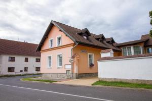 Budova, kde se the country house nachází