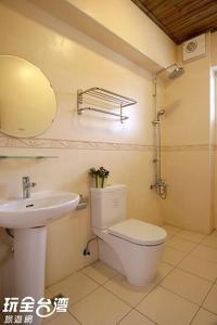 Koupelna v ubytování Nunu Haus Guest House + 50 fotografií