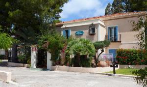 Gallery image of MR Hotelet de la Raconà & Apartments in Denia