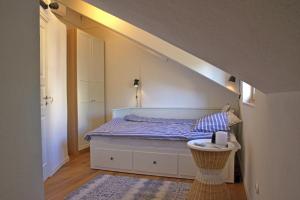 Gallery image of Holiday Home Nevista in Sumartin