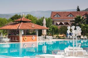 Bazén v ubytování Lycus River Thermal Hotel nebo v jeho okolí