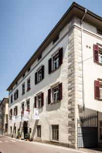 Gallery image of Haus Noldin - historische Herberge - dimora storica in Salorno sulla Strada del Vino