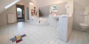 Koupelna v ubytování Hotel am Wasen