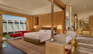 Postel nebo postele na pokoji v ubytování Hyatt Regency Chandigarh
