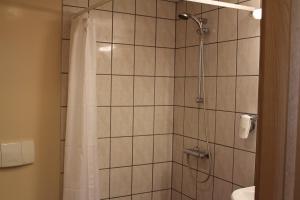 Ванна кімната в North Star Hotel Olafsvik