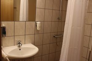 Ванна кімната в North Star Hotel Olafsvik