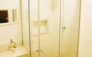 Ένα μπάνιο στο Hotel Flor +33 φωτογραφίες