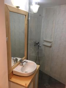 A bathroom at Mariza's traditional house 1900