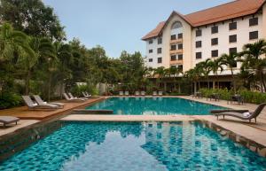 The swimming pool at or close to Hotel Santika Cirebon