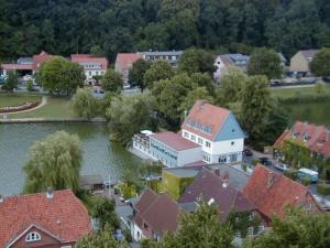 Gallery image of Restaurant und Hotel Zum Weissen Ross in Mölln