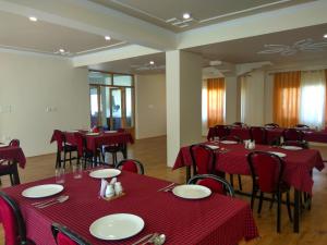 Restaurace v ubytování Shaolin Ladakh + 23 fotografií