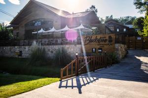 Budova, kde se aparthotel nachází