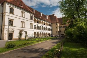 The building in which a szállodákat is located