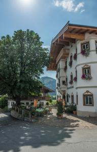 Nespecifikovaný výhled na hory nebo výhled na hory při pohledu z hotelu