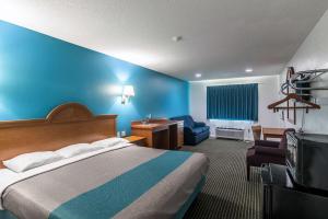 Postel nebo postele na pokoji v ubytování Motel 6-Azle, TX