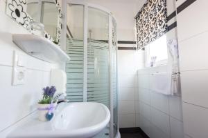 Koupelna v ubytování Hotel Villa Sandi - free parking