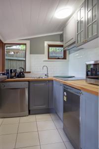 Cucina o angolo cottura di Oak Tree Lodge