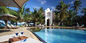 Swimming pool sa o malapit sa Sultan Sands Island Resort