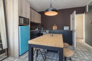 Кухня или мини-кухня в Keerom 66 - Beautiful modern apartment in heart of Cape Town
