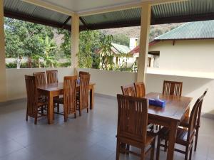 Патио или другая зона на открытом воздухе в Rinjani Family Homestay