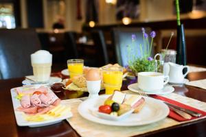 Možnosti snídaně pro hosty v ubytování Hotel de France Wiesbaden City