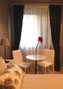 Ruang duduk di Cherry House Bed&Breakfast