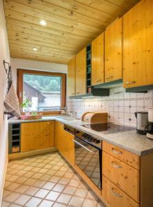 Η κουζίνα ή μικρή κουζίνα στο Gasperhof