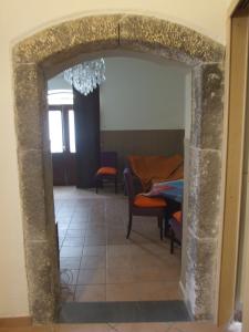 リポストにあるPistacchioのリビングルーム(テーブル、椅子付)への出入り口